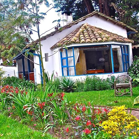 Hacienda Cusin Hotel Отавало Екстериор снимка