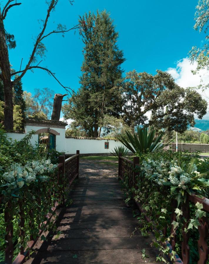 Hacienda Cusin Hotel Отавало Екстериор снимка