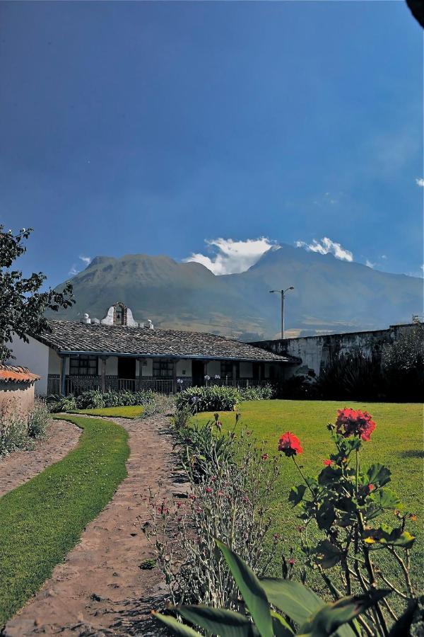Hacienda Cusin Hotel Отавало Екстериор снимка