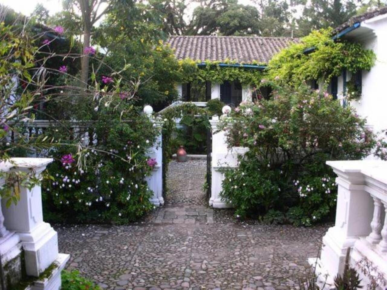 Hacienda Cusin Hotel Отавало Екстериор снимка